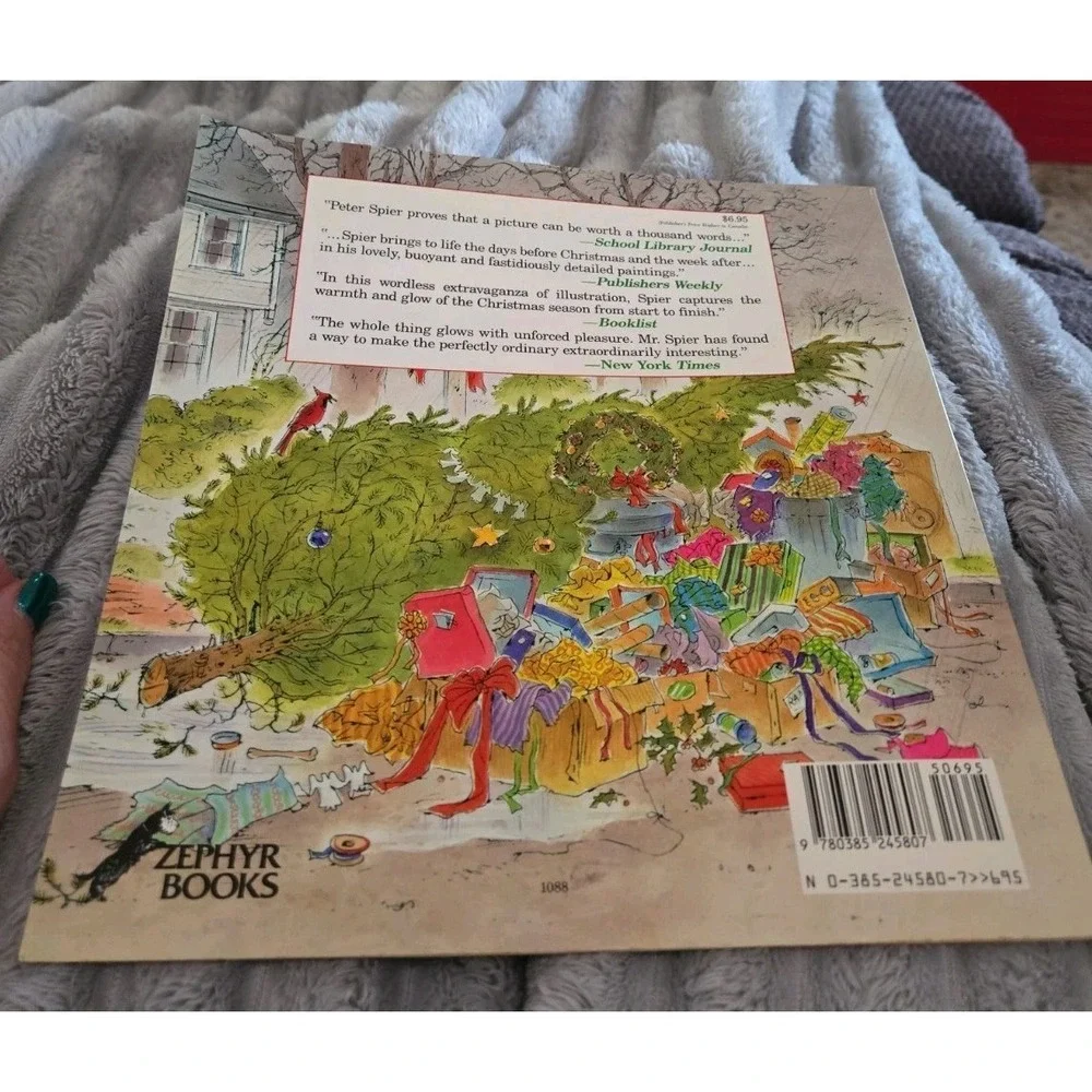 Peter Spier's CHRISTMAS!, 1983 paperback, EUC!!